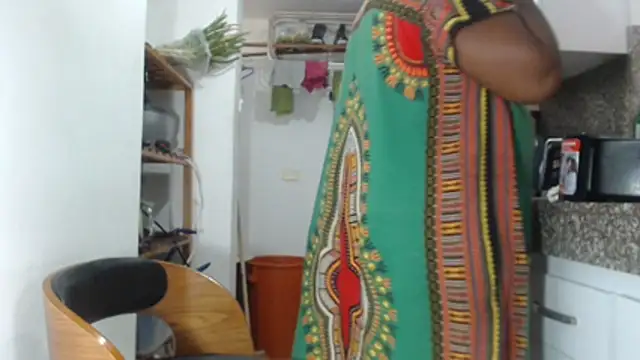 LiraRusso online show from March 1, 2026, 9:28 pm