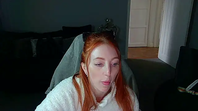 Red firesquirt online show from February 5, 2025, 3:09 pm