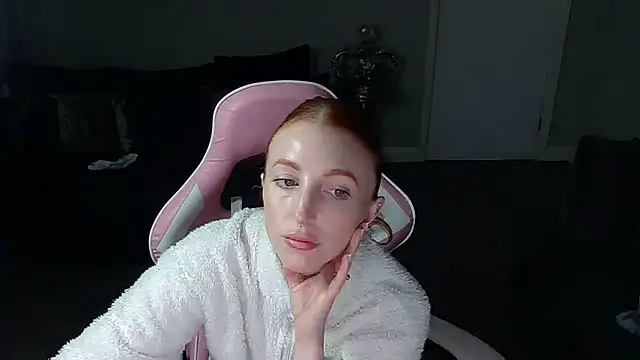 Red firesquirt online show from February 12, 2025, 2:43 pm