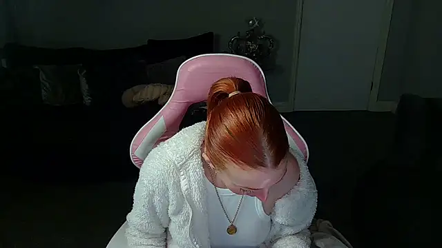 Red firesquirt online show from February 13, 2025, 3:14 pm