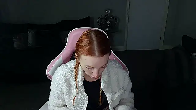 Red firesquirt online show from February 20, 2025, 3:30 pm