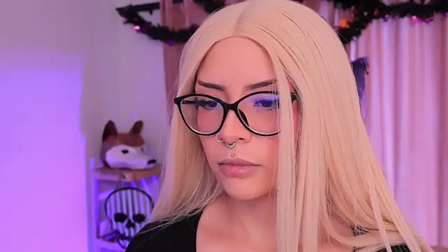 Misselektra   online show from October 18, 2025, 1:23 pm