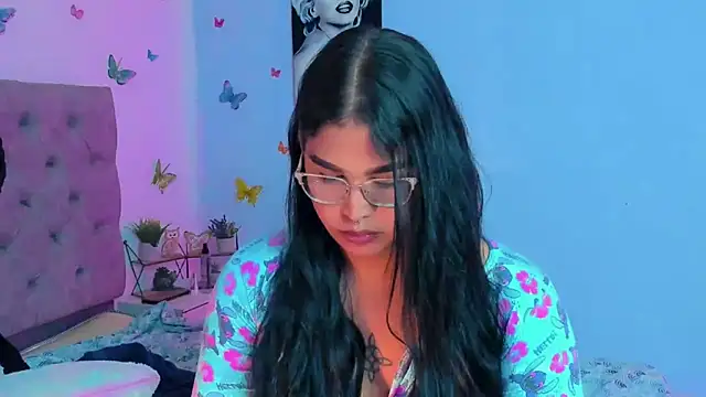 Snapshot of mabellfox chatting on December 13, 2024, 7:10 pm mabellfox online show from December 13, 2024, 7:10 pm