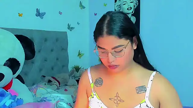 Snapshot of mabellfox chatting on December 15, 2024, 3:31 pm mabellfox online show from December 15, 2024, 3:31 pm