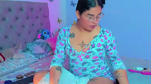 Snapshot of mabellfox chatting on December 25, 2024, 9:54 pm mabellfox online show from December 25, 2024, 9:54 pm