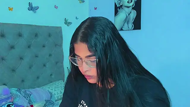 Snapshot of mabellfox chatting on December 30, 2024, 9:50 pm mabellfox online show from December 30, 2024, 9:50 pm