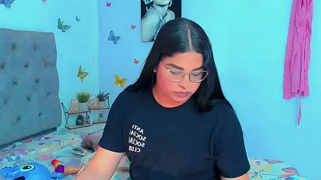 Snapshot of mabellfox chatting on January 8, 2025, 6:52 pm mabellfox online show from January 8, 2025, 6:52 pm