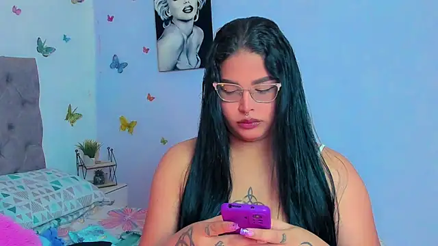 Snapshot of mabellfox chatting on January 22, 2025, 9:32 pm mabellfox online show from January 22, 2025, 9:32 pm