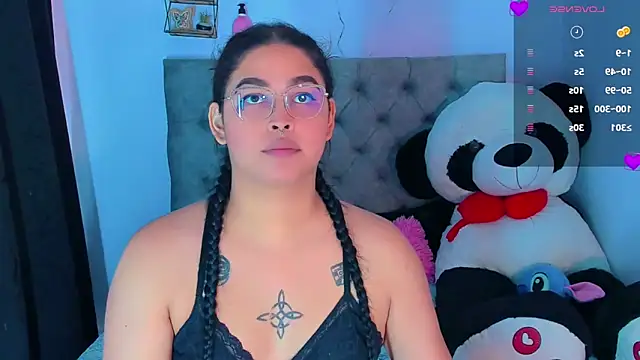 Snapshot of mabellfox chatting on October 8, 2025, 7:44 pm mabellfox online show from October 8, 2025, 7:44 pm