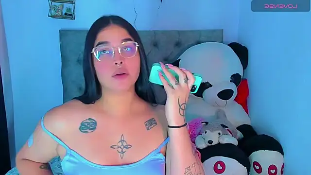 Snapshot of mabellfox chatting on October 19, 2025, 5:24 pm mabellfox online show from October 19, 2025, 5:24 pm