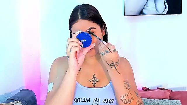 Snapshot of mabellfox chatting on October 27, 2025, 10:14 pm mabellfox online show from October 27, 2025, 10:14 pm