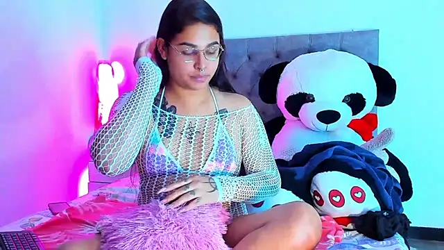 Snapshot of mabellfox chatting on November 23, 2025, 5:24 pm mabellfox online show from November 23, 2025, 5:24 pm