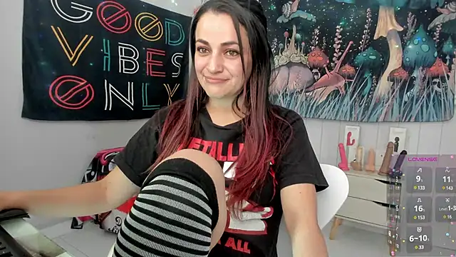 LovelyAzucena online show from February 28, 2025, 3:04 pm