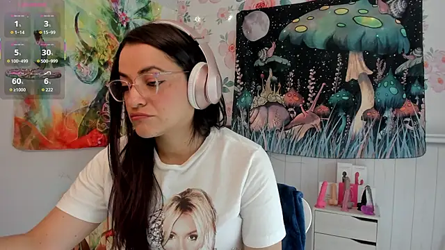 LovelyAzucena online show from September 11, 2025, 3:01 pm