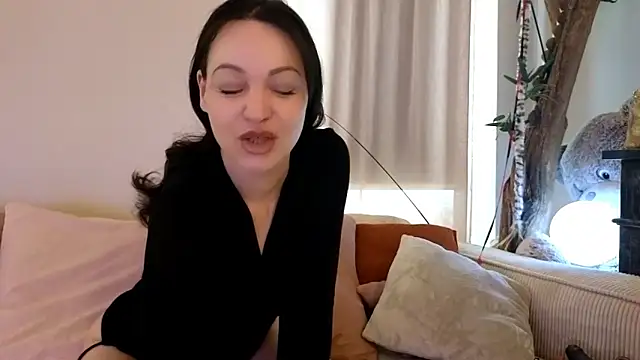 Snapshot of Lilie_romeo chatting on May 16, 2026, 10:36 am Lilie romeo online show from May 16, 2026, 10:36 am