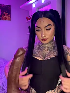 CloeeBeckam online show from November 4, 2025, 6:23 am