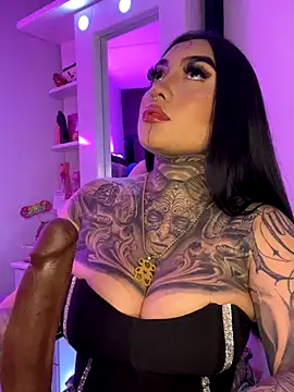 CloeeBeckam online show from November 28, 2025, 4:48 am