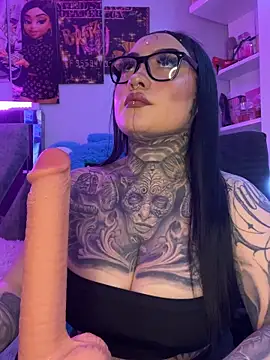 Snapshot of CloeeBeckam chatting on February 28, 2026, 2:56 am CloeeBeckam online show from February 28, 2026, 2:56 am