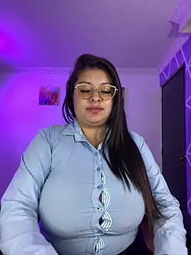 MiiaaJoness online show from November 18, 2025, 3:05 pm