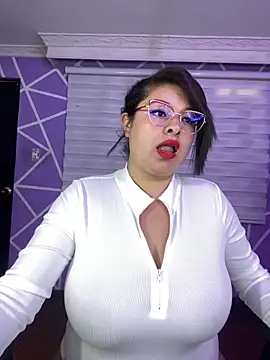 MiiaaJoness online show from May 26, 2026, 3:19 pm
