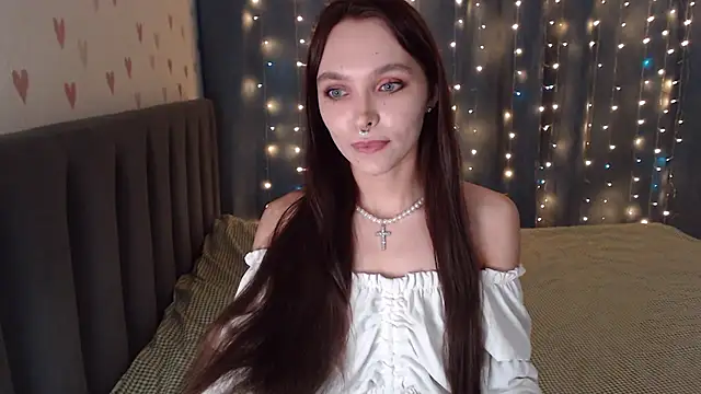 ChloeSunny online show from February 13, 2026, 2:35 pm