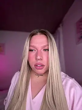 Snapshot of IsabellaFigueredo__ chatting on February 20, 2026, 8:49 am IsabellaFigueredo online show from February 20, 2026, 8:49 am