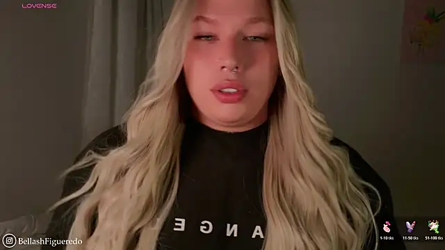 Snapshot of IsabellaFigueredo__ chatting on February 23, 2026, 9:50 am IsabellaFigueredo online show from February 23, 2026, 9:50 am