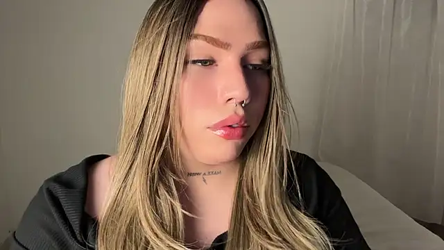 Snapshot of IsabellaFigueredo__ chatting on March 1, 2026, 12:12 am IsabellaFigueredo online show from March 1, 2026, 12:12 am