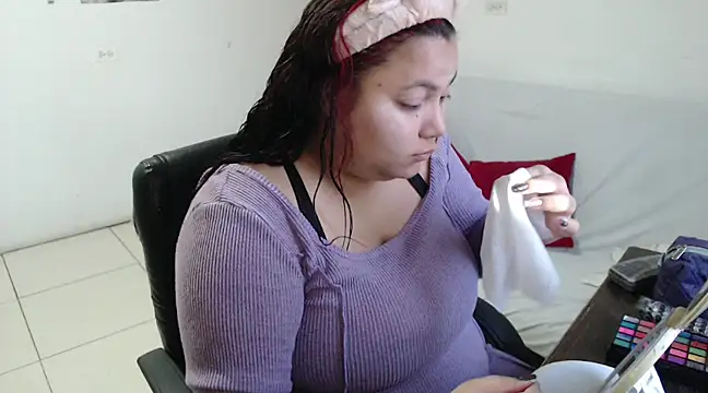 Snapshot of girl_milk2 chatting on March 8, 2025, 11:16 am girl milk2 online show from March 8, 2025, 11:16 am