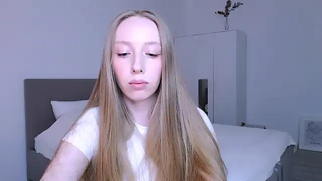 Luna insniity online show from December 1, 2025, 9:20 pm