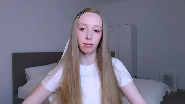 Luna insniity online show from February 25, 2026, 8:51 pm