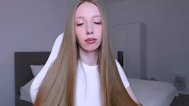 Luna insniity online show from March 22, 2026, 8:45 pm