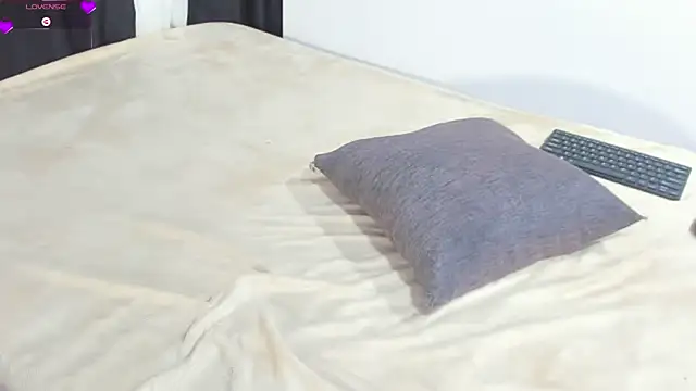 Snapshot of Yummy_squirter chatting on March 23, 2025, 3:43 am Yummy squirter online show from March 23, 2025, 3:43 am