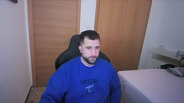 Snapshot of alex877x chatting on November 19, 2025, 1:55 pm alex877x online show from November 19, 2025, 1:55 pm