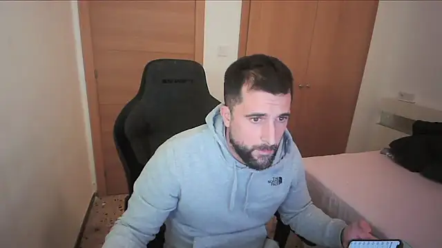 Snapshot of alex877x chatting on November 26, 2025, 2:23 am alex877x online show from November 26, 2025, 2:23 am