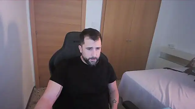 Snapshot of alex877x chatting on November 28, 2025, 3:47 pm alex877x online show from November 28, 2025, 3:47 pm