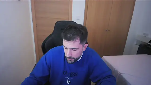 Snapshot of alex877x chatting on January 9, 2026, 11:28 pm alex877x online show from January 9, 2026, 11:28 pm