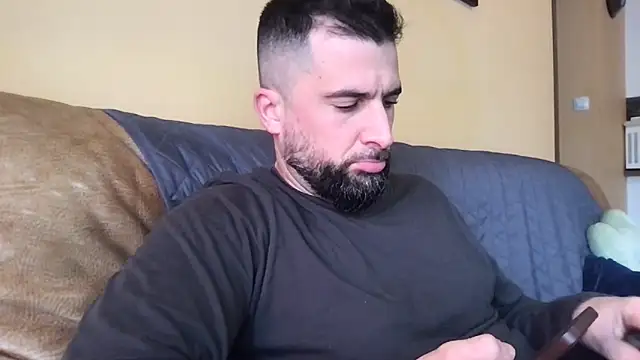 Snapshot of alex877x chatting on March 7, 2026, 10:01 am alex877x online show from March 7, 2026, 10:01 am