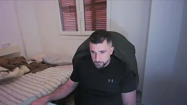 Snapshot of alex877x chatting on April 15, 2026, 11:39 am alex877x online show from April 15, 2026, 11:39 am