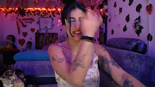 Snapshot of azahar__ziiz chatting on February 12, 2025, 9:33 pm azahar  ziiz online show from February 12, 2025, 9:33 pm