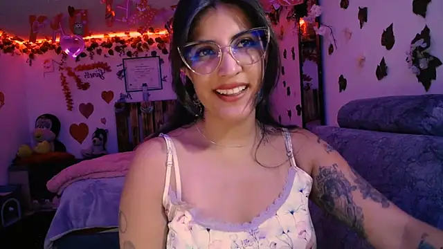 Snapshot of azahar__ziiz chatting on February 13, 2025, 5:16 am azahar  ziiz online show from February 13, 2025, 5:16 am