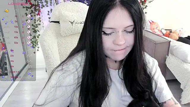 SelenaCute online show from September 26, 2025, 6:39 am