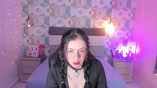 megancero online show from March 1, 2025, 12:45 pm