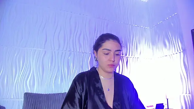 Abby  colins online show from December 1, 2025, 11:32 pm