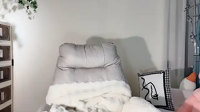 Snapshot of lvy-w chatting on February 5, 2025, 4:58 pm lvy-w online show from February 5, 2025, 4:58 pm