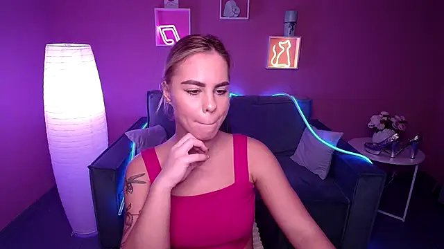 RikaRaily online show from December 3, 2024, 8:49 am