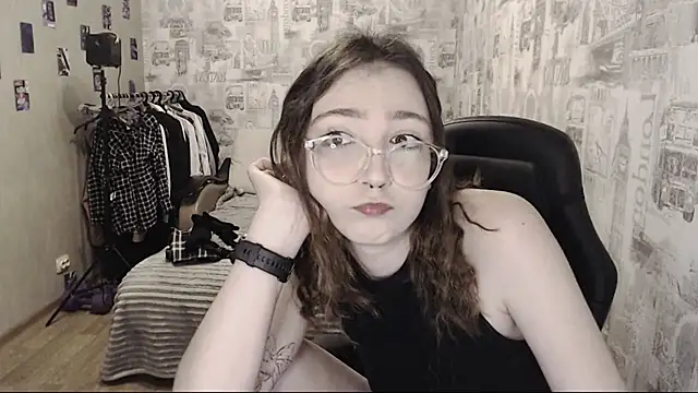 Snapshot of AmeliaKamishiro chatting on December 8, 2024, 1:58 pm AmeliaKamishiro online show from December 8, 2024, 1:58 pm