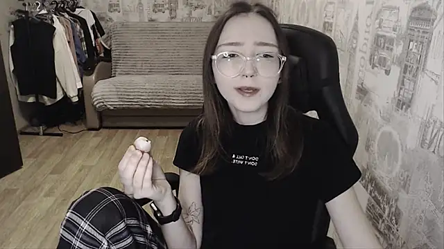 Snapshot of AmeliaKamishiro chatting on January 10, 2025, 4:30 pm AmeliaKamishiro online show from January 10, 2025, 4:30 pm