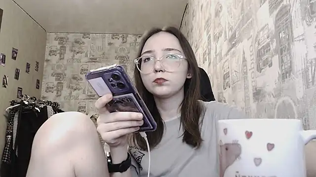 Snapshot of AmeliaKamishiro chatting on February 4, 2025, 6:06 pm AmeliaKamishiro online show from February 4, 2025, 6:06 pm