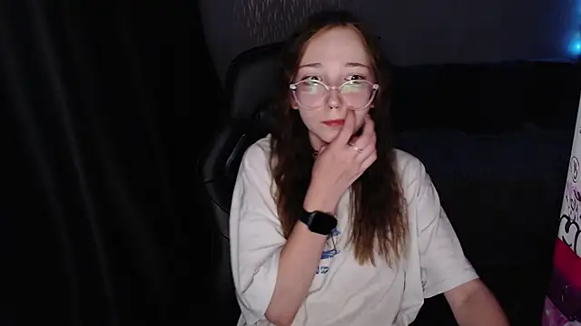 Snapshot of AmeliaKamishiro chatting on October 3, 2025, 5:32 pm AmeliaKamishiro online show from October 3, 2025, 5:32 pm